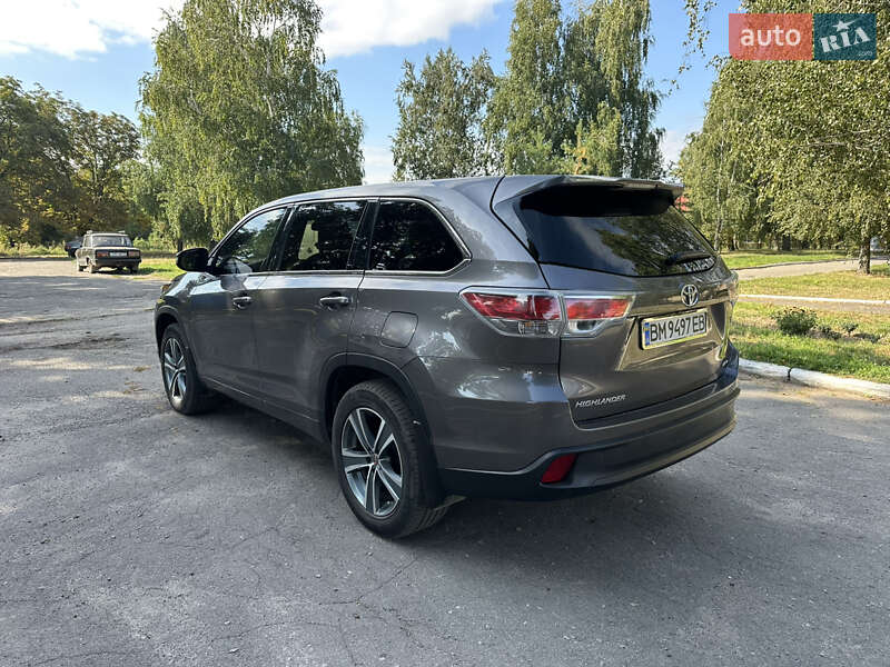 Позашляховик / Кросовер Toyota Highlander 2016 в Путивлі