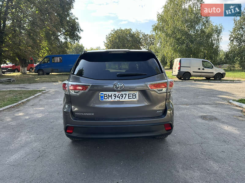 Позашляховик / Кросовер Toyota Highlander 2016 в Путивлі