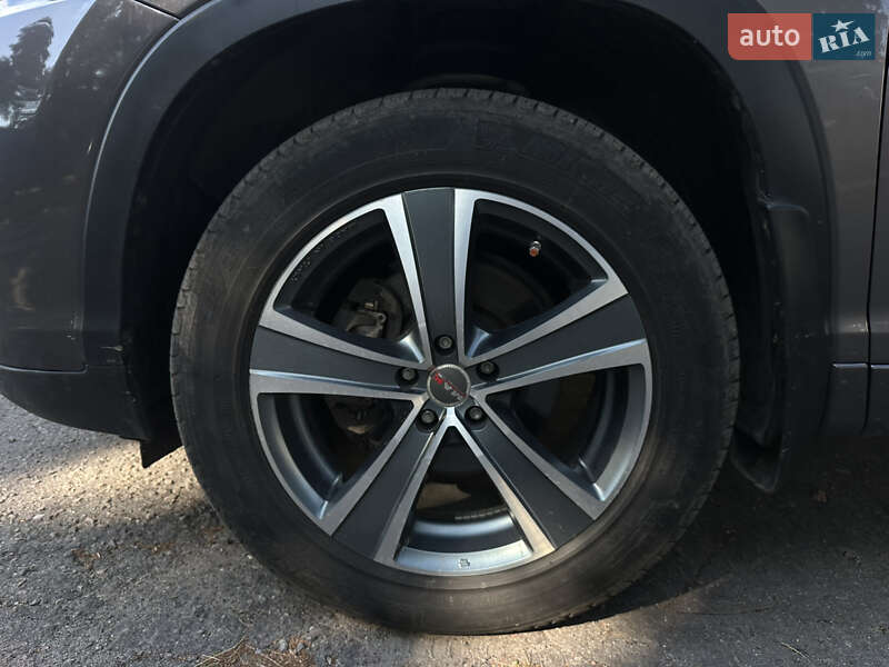 Позашляховик / Кросовер Toyota Highlander 2016 в Путивлі