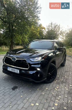 Внедорожник / Кроссовер Toyota Highlander 2024 в Киеве