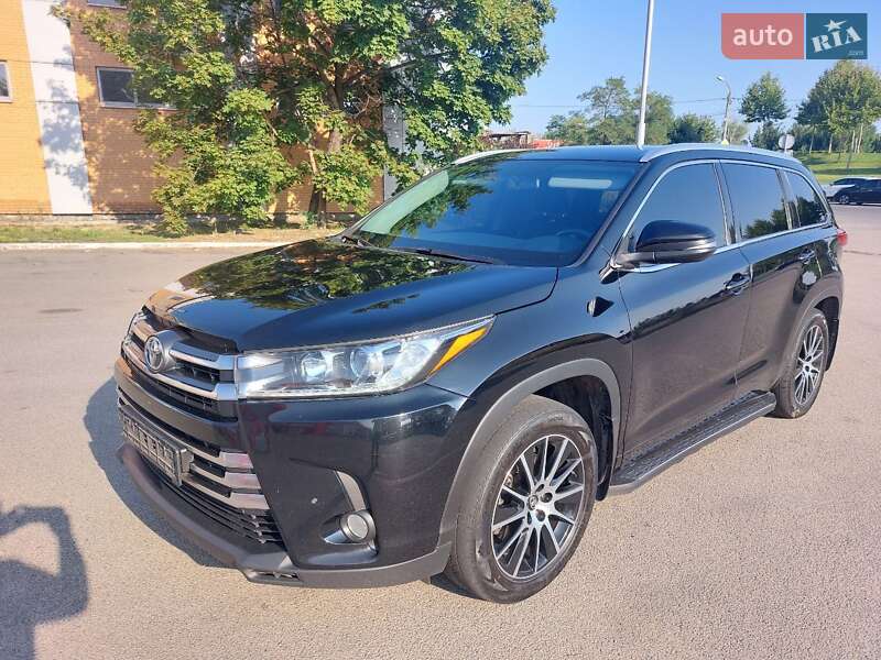 Внедорожник / Кроссовер Toyota Highlander 2017 в Днепре
