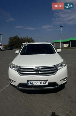 Внедорожник / Кроссовер Toyota Highlander 2013 в Днепре