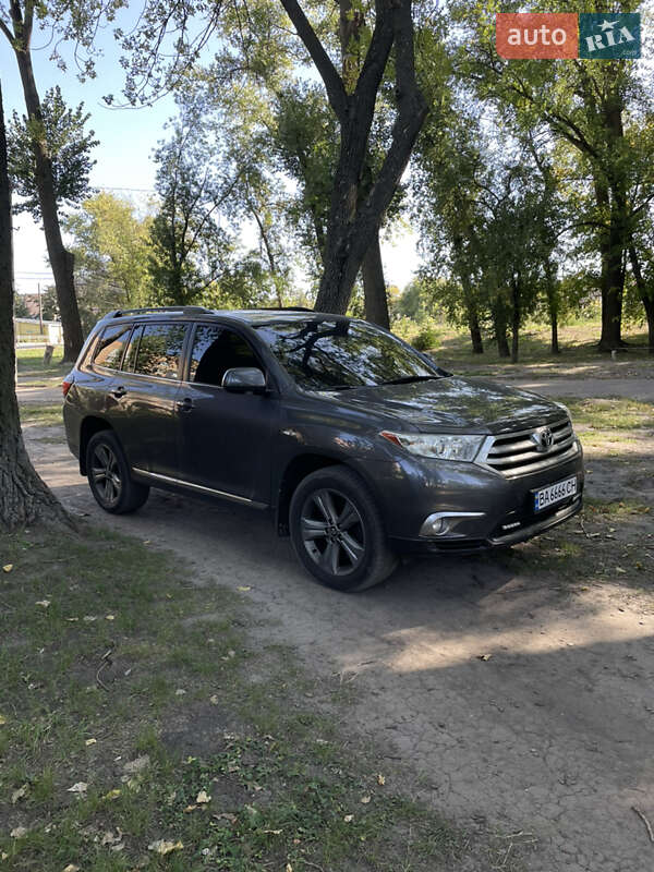 Позашляховик / Кросовер Toyota Highlander 2013 в Олександрії