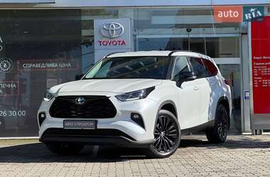 Позашляховик / Кросовер Toyota Highlander 2022 в Ужгороді