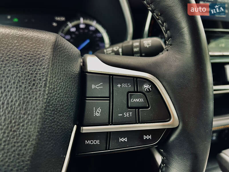Позашляховик / Кросовер Toyota Highlander 2022 в Одесі