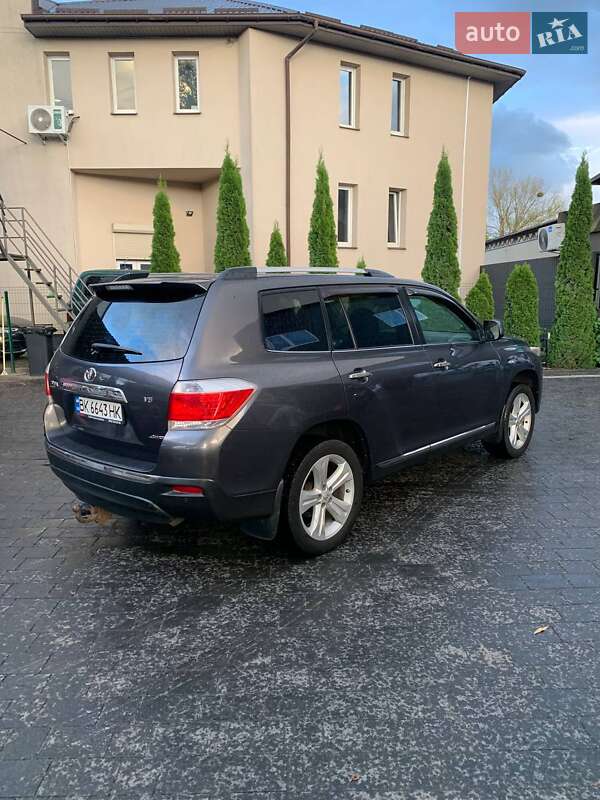 Внедорожник / Кроссовер Toyota Highlander 2011 в Ивано-Франковске