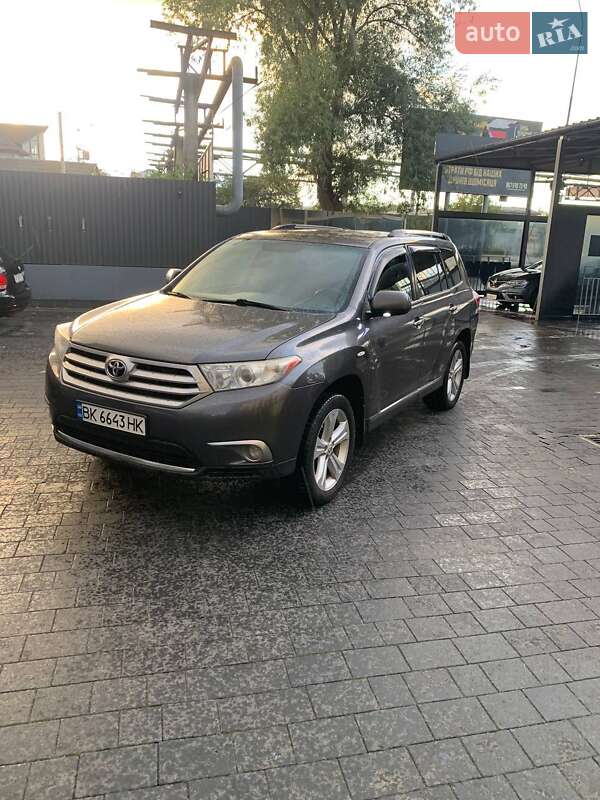Внедорожник / Кроссовер Toyota Highlander 2011 в Ивано-Франковске