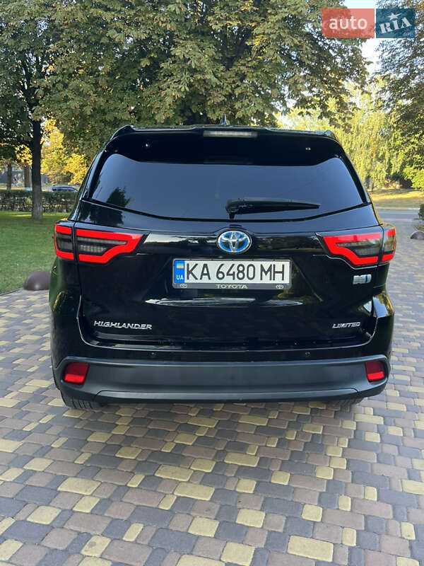 Внедорожник / Кроссовер Toyota Highlander 2016 в Броварах