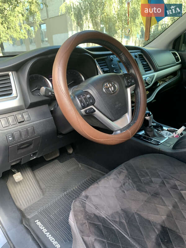 Внедорожник / Кроссовер Toyota Highlander 2017 в Харькове фото 5 Внедорожник / Кроссовер Toyota Highlander 2017 в Харькове