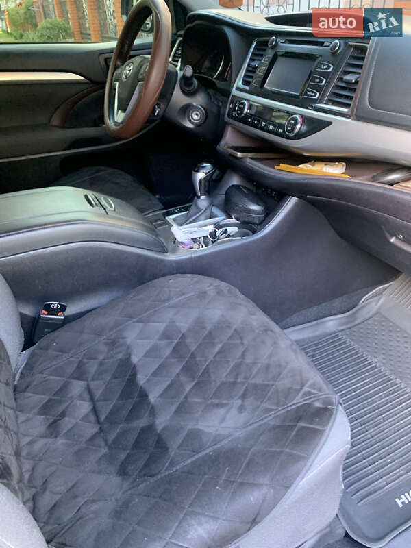 Внедорожник / Кроссовер Toyota Highlander 2017 в Харькове фото 12 Внедорожник / Кроссовер Toyota Highlander 2017 в Харькове