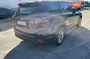 Внедорожник / Кроссовер Toyota Highlander 2015 в 