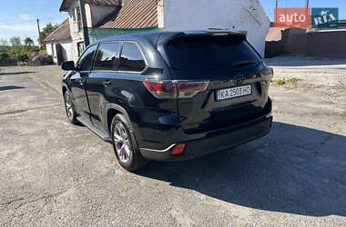 Внедорожник / Кроссовер Toyota Highlander 2015 в 
