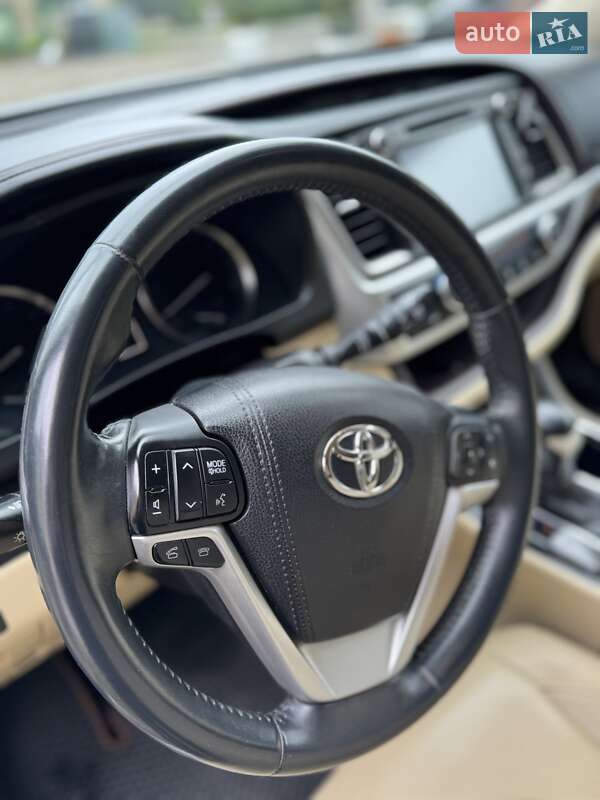 Внедорожник / Кроссовер Toyota Highlander 2015 в Львове фото 12 Внедорожник / Кроссовер Toyota Highlander 2015 в Львове