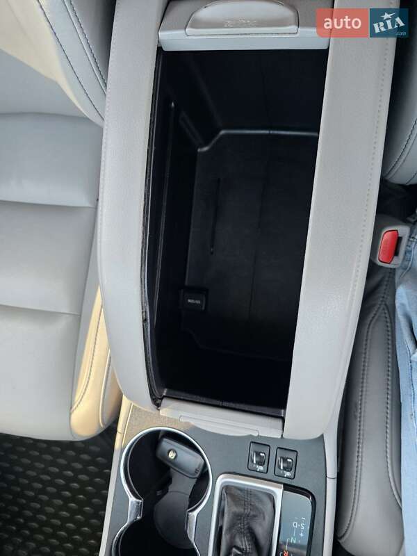 Внедорожник / Кроссовер Toyota Highlander 2015 в Тернополе фото 26 Внедорожник / Кроссовер Toyota Highlander 2015 в Тернополе