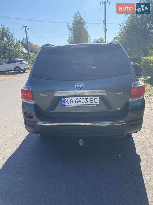 Внедорожник / Кроссовер Toyota Highlander 2013 в Житомире
