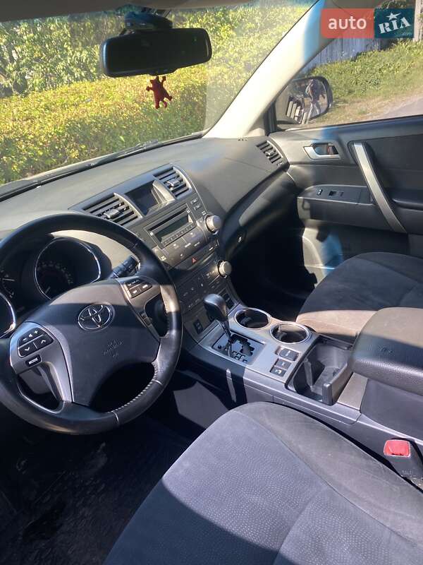 Внедорожник / Кроссовер Toyota Highlander 2013 в Житомире