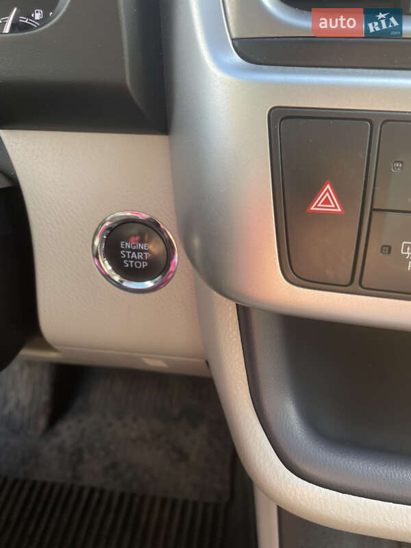 Внедорожник / Кроссовер Toyota Highlander 2017 в Чугуеве