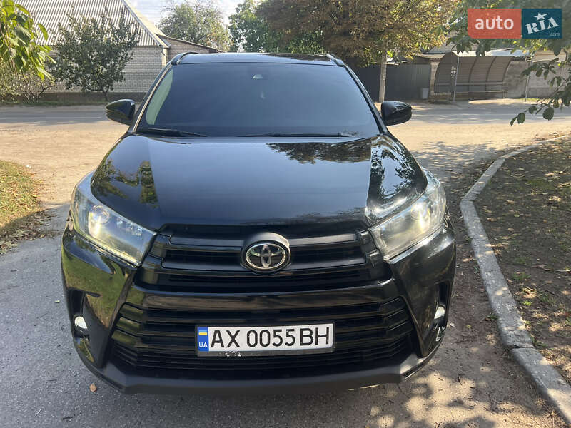 Позашляховик / Кросовер Toyota Highlander 2019 в Харкові