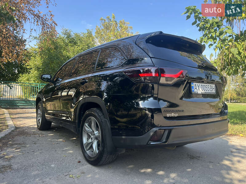 Позашляховик / Кросовер Toyota Highlander 2019 в Харкові