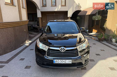 Внедорожник / Кроссовер Toyota Highlander 2014 в 
