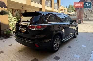 Внедорожник / Кроссовер Toyota Highlander 2014 в 