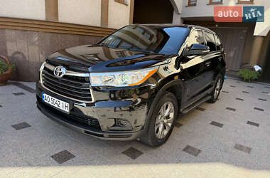 Внедорожник / Кроссовер Toyota Highlander 2014 в 