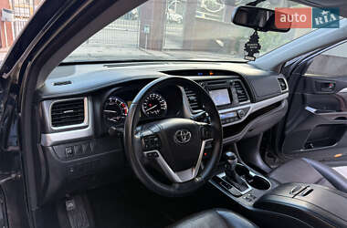 Внедорожник / Кроссовер Toyota Highlander 2014 в 