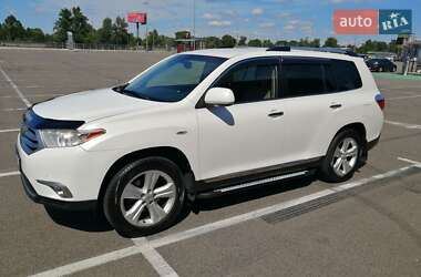 Позашляховик / Кросовер Toyota Highlander 2013 в 