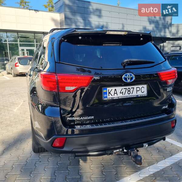 Внедорожник / Кроссовер Toyota Highlander 2015 в Киеве