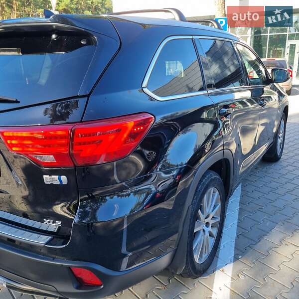 Внедорожник / Кроссовер Toyota Highlander 2015 в Киеве