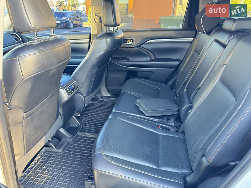 Внедорожник / Кроссовер Toyota Highlander 2019 в Киеве фото 12 Внедорожник / Кроссовер Toyota Highlander 2019 в Киеве