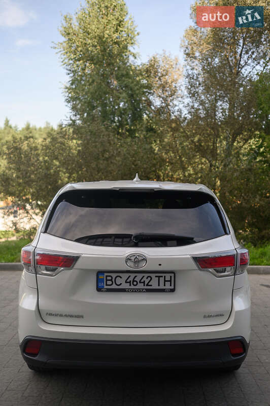Внедорожник / Кроссовер Toyota Highlander 2015 в Новояворовске фото 7 Внедорожник / Кроссовер Toyota Highlander 2015 в Новояворовске