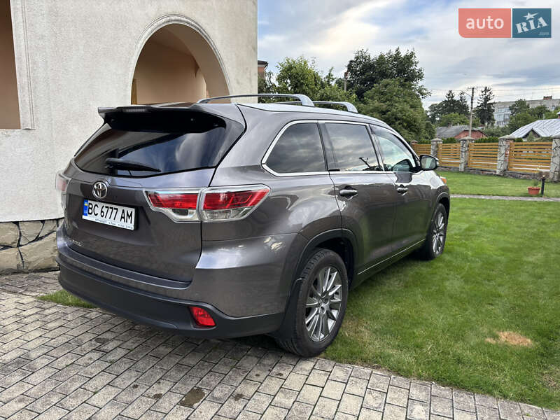 Внедорожник / Кроссовер Toyota Highlander 2016 в Львове