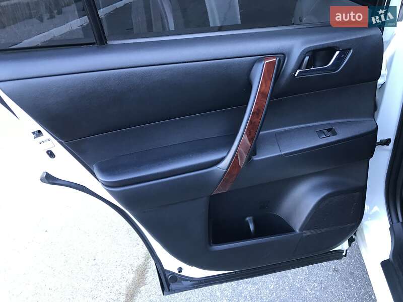 Внедорожник / Кроссовер Toyota Highlander 2010 в Желтых Водах