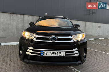 Позашляховик / Кросовер Toyota Highlander 2017 в Києві