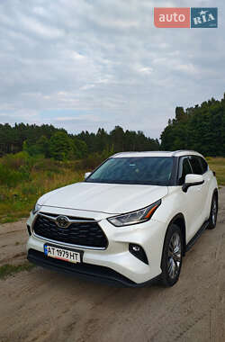 Внедорожник / Кроссовер Toyota Highlander 2020 в Черновцах