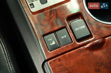 Внедорожник / Кроссовер Toyota Highlander 2012 в 