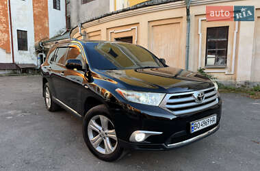 Внедорожник / Кроссовер Toyota Highlander 2013 в 