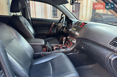 Внедорожник / Кроссовер Toyota Highlander 2013 в 
