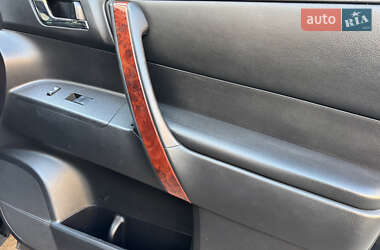 Внедорожник / Кроссовер Toyota Highlander 2013 в 