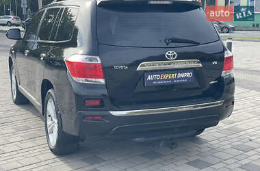 Внедорожник / Кроссовер Toyota Highlander 2013 в 