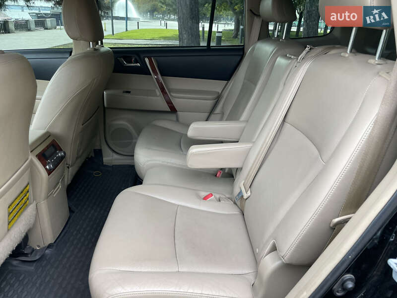 Внедорожник / Кроссовер Toyota Highlander 2013 в Днепре