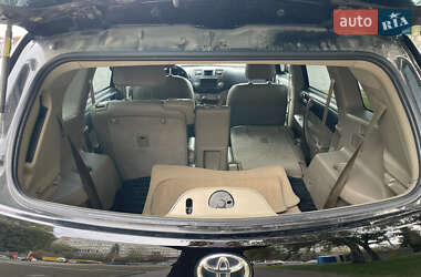 Внедорожник / Кроссовер Toyota Highlander 2013 в 