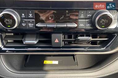 Внедорожник / Кроссовер Toyota Highlander 2022 в 