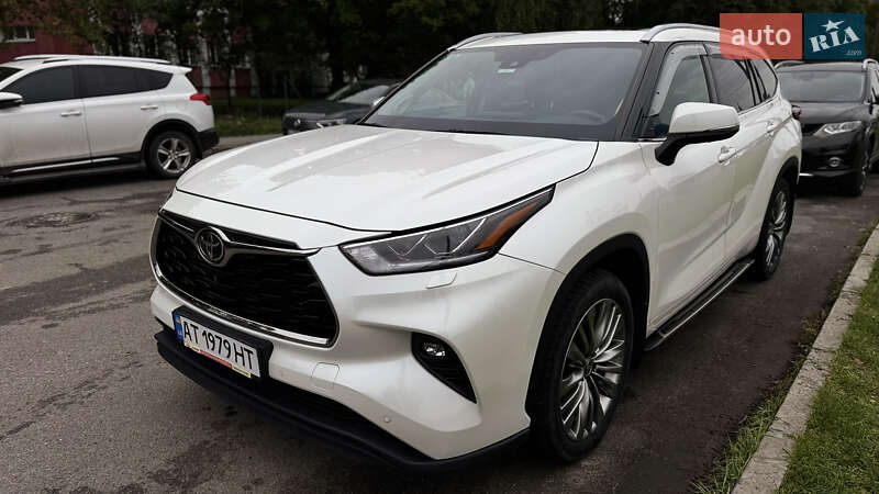 Внедорожник / Кроссовер Toyota Highlander 2020 в Черновцах