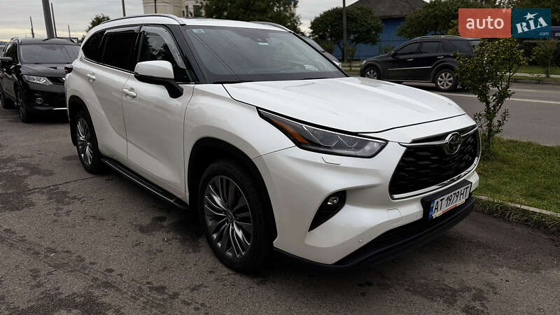 Внедорожник / Кроссовер Toyota Highlander 2020 в Черновцах