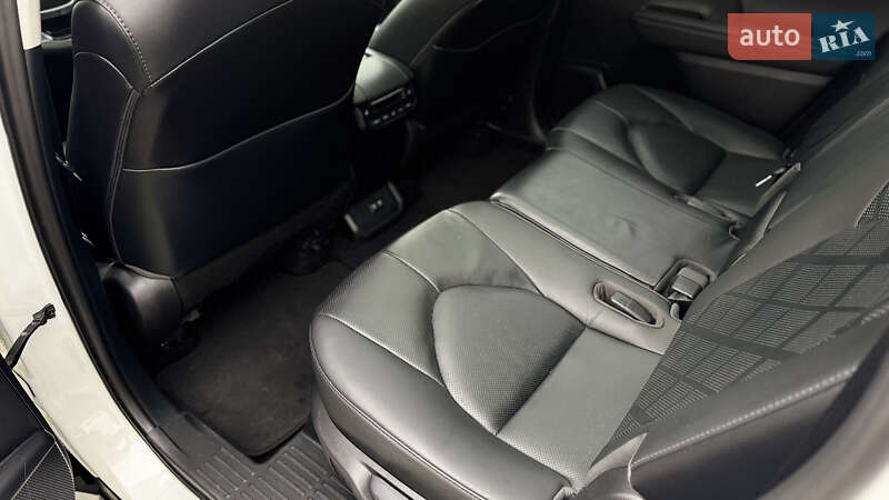 Внедорожник / Кроссовер Toyota Highlander 2020 в Черновцах