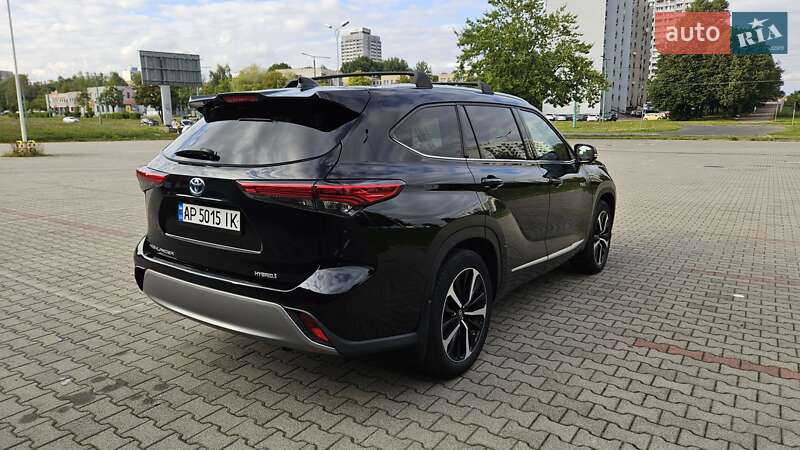 Toyota Highlander 2021