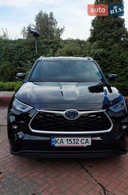 Внедорожник / Кроссовер Toyota Highlander 2021 в Киеве
