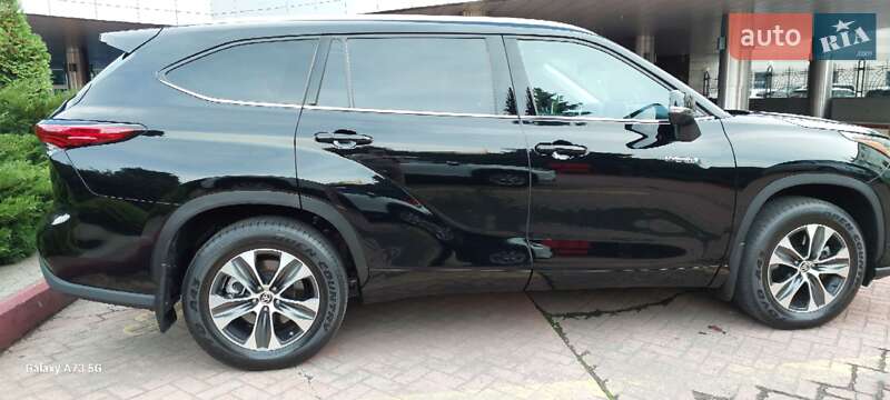 Позашляховик / Кросовер Toyota Highlander 2021 в Києві